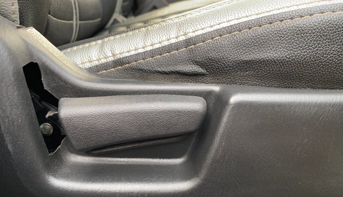 2019 Maruti Alto LXI, Petrol, Manual, 14,663 km, Driver Side Adjustment Panel