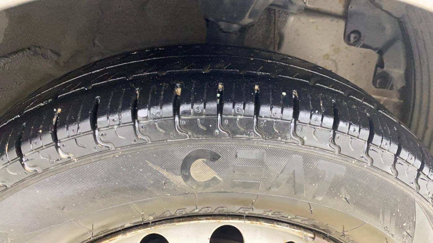 2014 Hyundai Eon ERA +, CNG, Manual, 1,13,407 km, Right Front Tyre Tread
