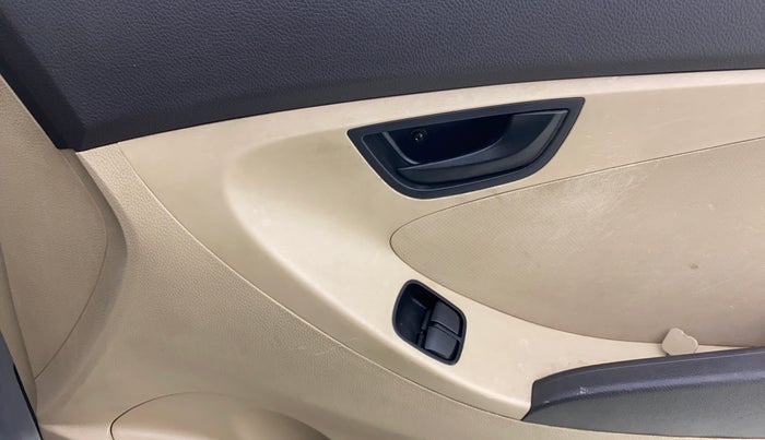 2014 Hyundai Eon ERA +, CNG, Manual, 1,13,374 km, Driver Side Door Panels Control