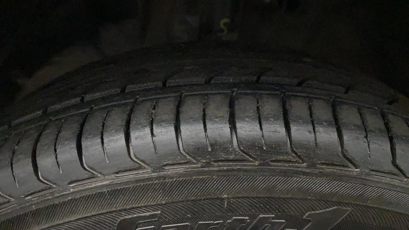 2016 Maruti Baleno DELTA PETROL 1.2, Petrol, Manual, 66,499 km, Left Front Tyre Tread