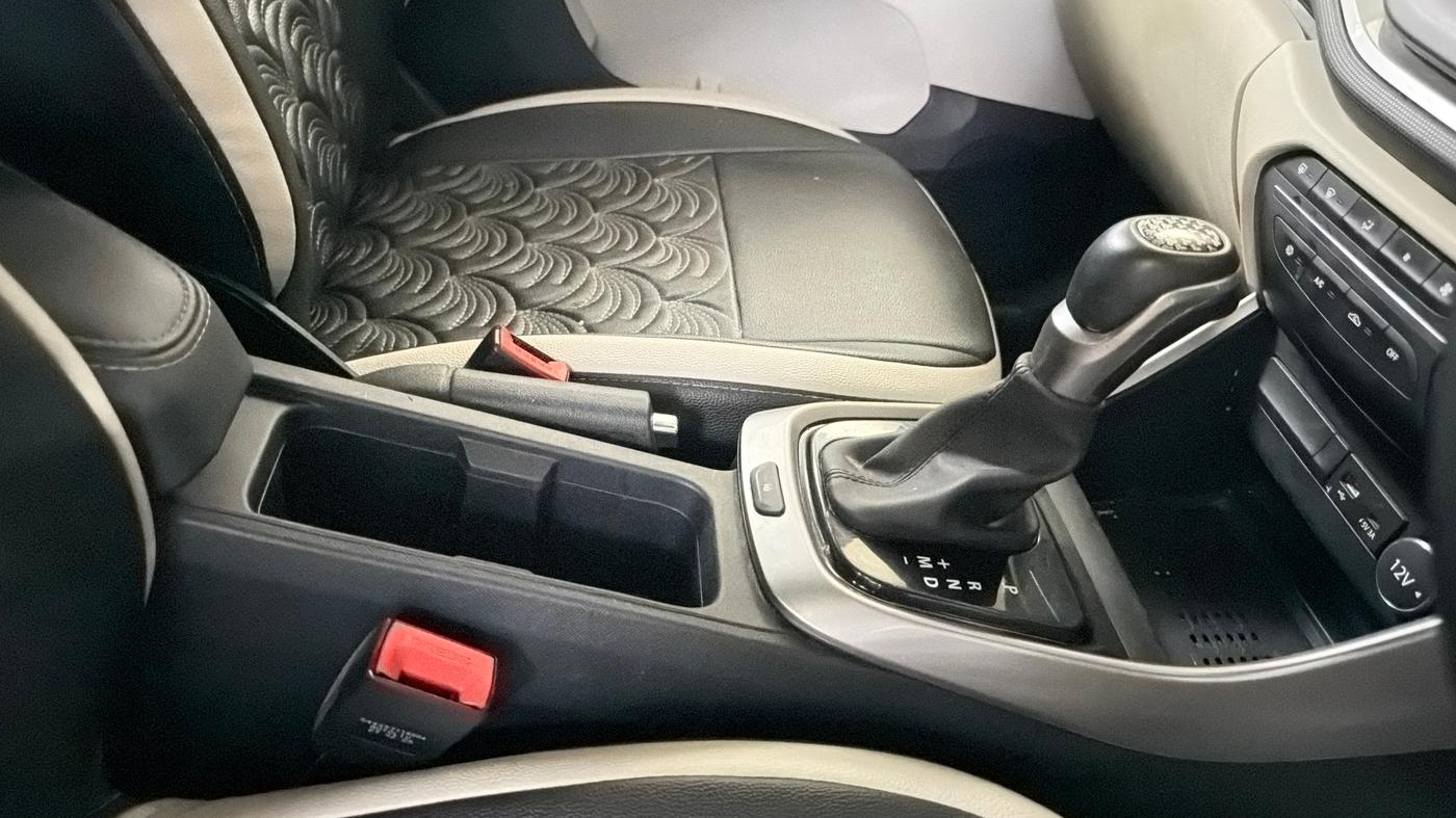 2025 Tata ALTROZ XZA PLUS (O) SUNROOF P , Petrol, Automatic, 11,859 km, Gear Lever