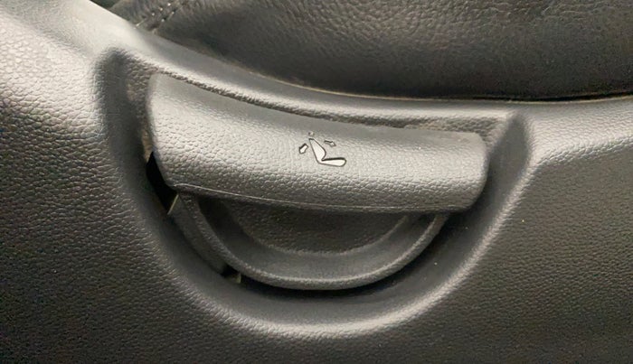 2018 Hyundai Grand i10 SPORTZ AT 1.2 KAPPA VTVT, Petrol, Automatic, 28,023 km, Driver Side Adjustment Panel