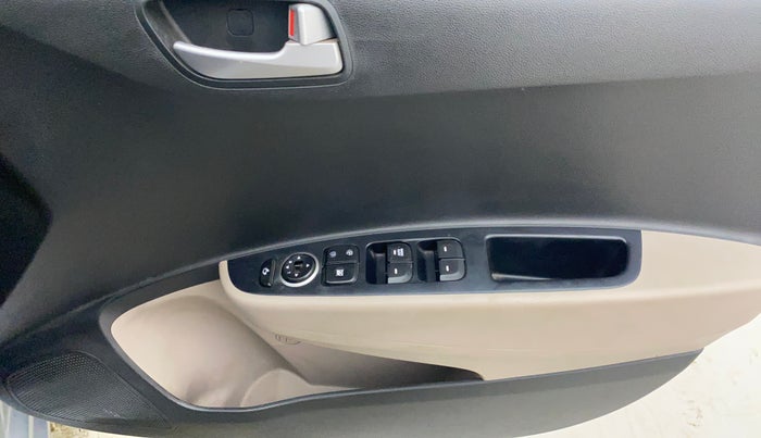 2018 Hyundai Grand i10 SPORTZ AT 1.2 KAPPA VTVT, Petrol, Automatic, 28,023 km, Driver Side Door Panels Control