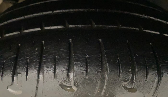 2018 Hyundai Grand i10 SPORTZ AT 1.2 KAPPA VTVT, Petrol, Automatic, 28,023 km, Right Rear Tyre Tread