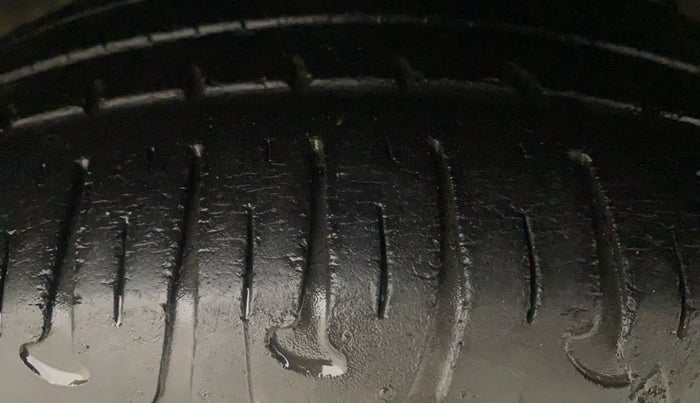 2018 Hyundai Grand i10 SPORTZ AT 1.2 KAPPA VTVT, Petrol, Automatic, 28,023 km, Right Front Tyre Tread