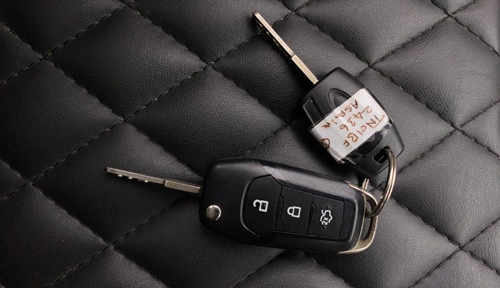 2018 Ford Figo Aspire TITANIUM 1.2 PETROL, Petrol, Manual, 35,945 km, Key Close Up