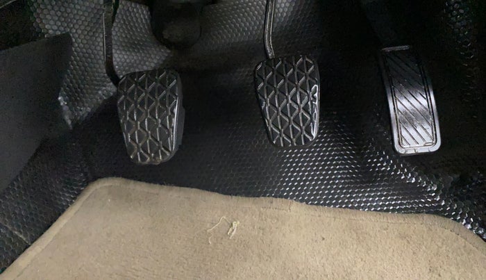 2018 Ford Figo Aspire TITANIUM 1.2 PETROL, Petrol, Manual, 35,945 km, Pedals