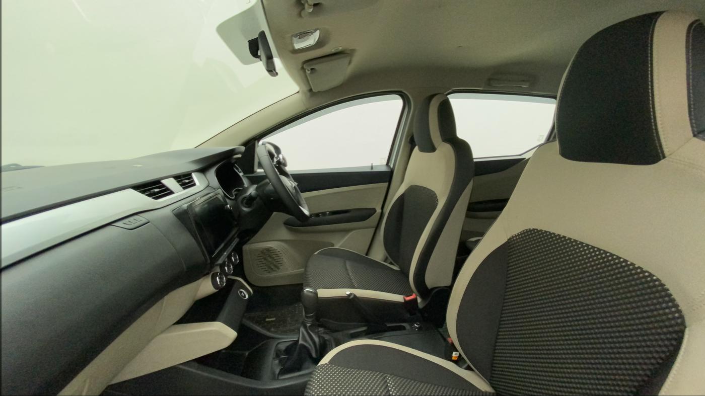 2020 Renault TRIBER RXZ AMT, Petrol, Automatic, 30,123 km, Right Side Front Door Cabin