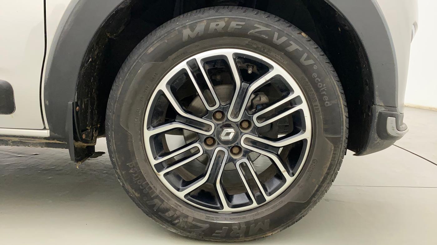 2020 Renault TRIBER RXZ AMT, Petrol, Automatic, 30,123 km, Right Front Wheel