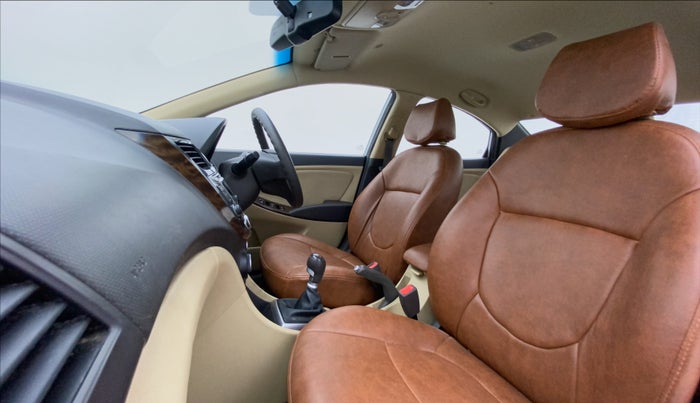 2015 Hyundai Verna FLUIDIC 4S 1.6 VTVT S(O), Petrol, Manual, 43,577 km, Right Side Front Door Cabin