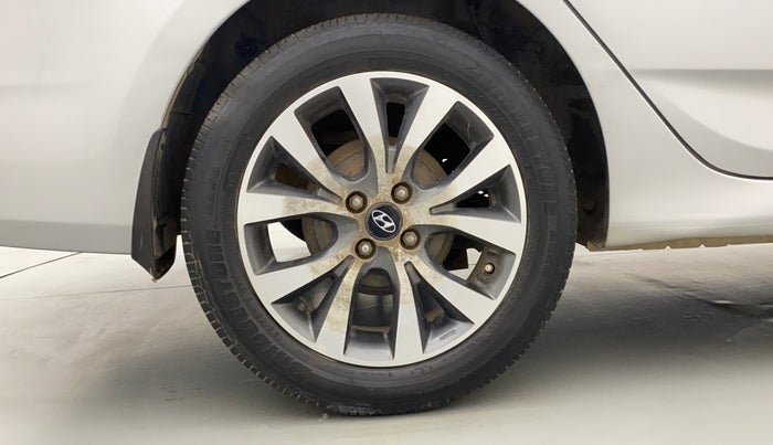 2015 Hyundai Verna FLUIDIC 4S 1.6 VTVT S(O), Petrol, Manual, 43,577 km, Right Rear Wheel