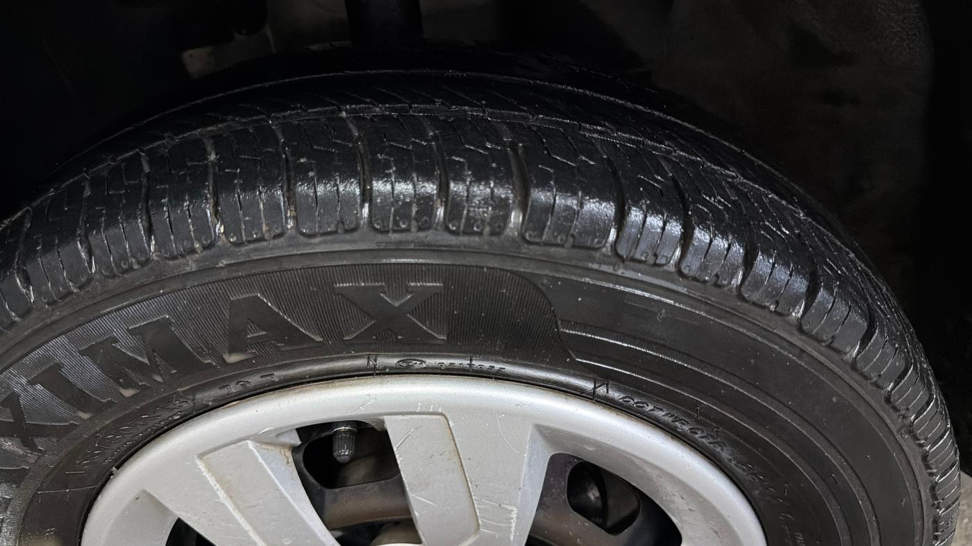 2016 Renault Kwid RXT 0.8, Petrol, Manual, 52,854 km, Left Front Tyre Tread