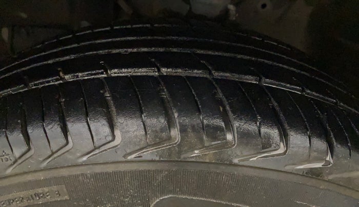 2021 Maruti New Wagon-R LXI CNG (O) 1.0, CNG, Manual, 75,107 km, Left Front Tyre Tread