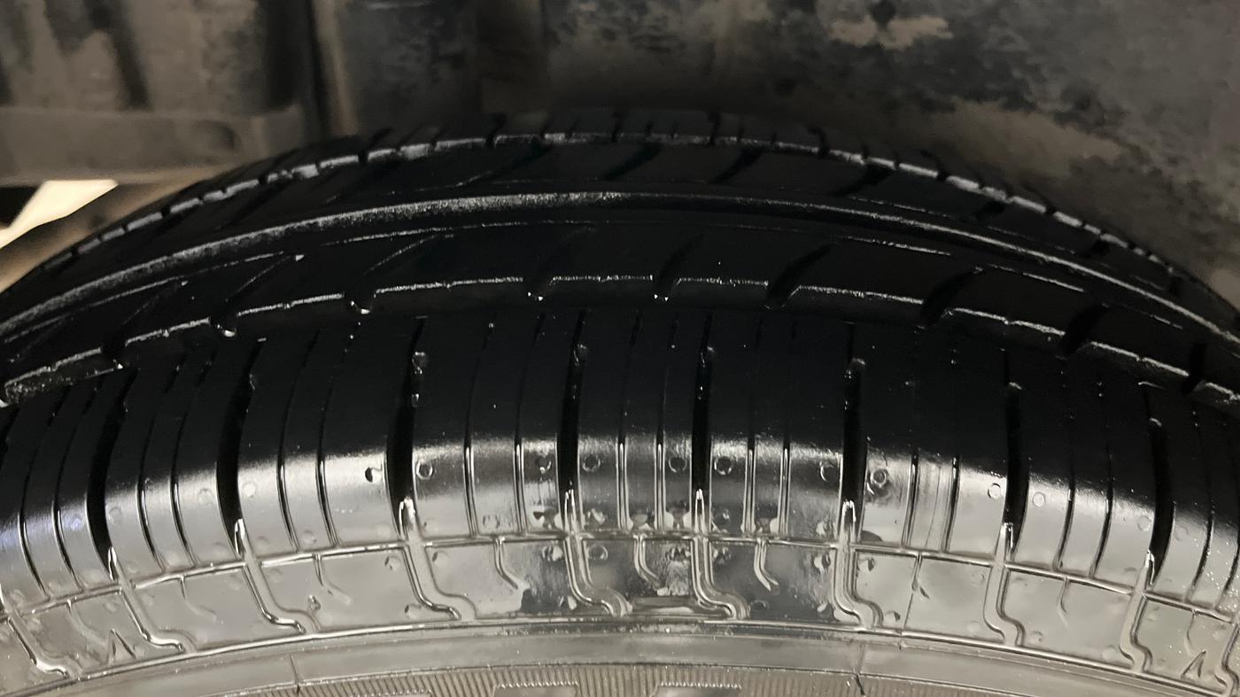 2015 Maruti Swift VXI, Petrol, Manual, 56,206 km, Right Rear Tyre Tread