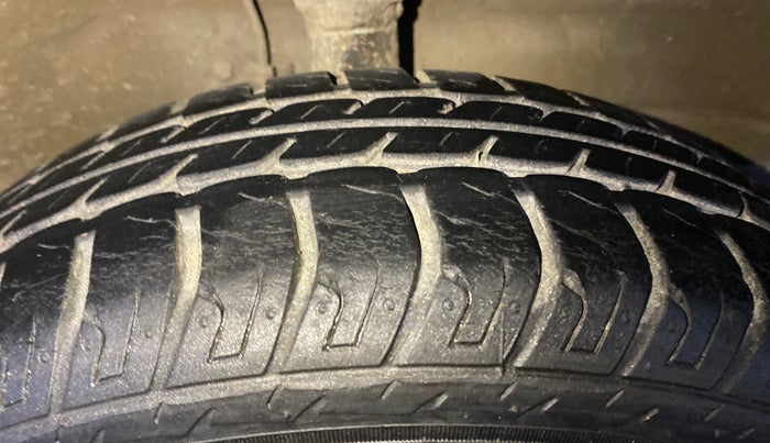 2017 Maruti Wagon R 1.0 VXI, Petrol, Manual, 23,584 km, Right Front Tyre Tread