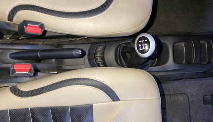 2017 Maruti Wagon R 1.0 VXI, Petrol, Manual, 23,584 km, Gear Lever