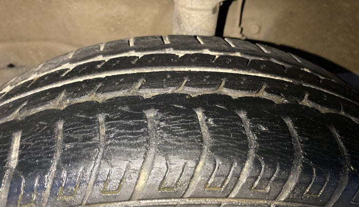 2017 Maruti Wagon R 1.0 VXI, Petrol, Manual, 23,584 km, Left Front Tyre Tread