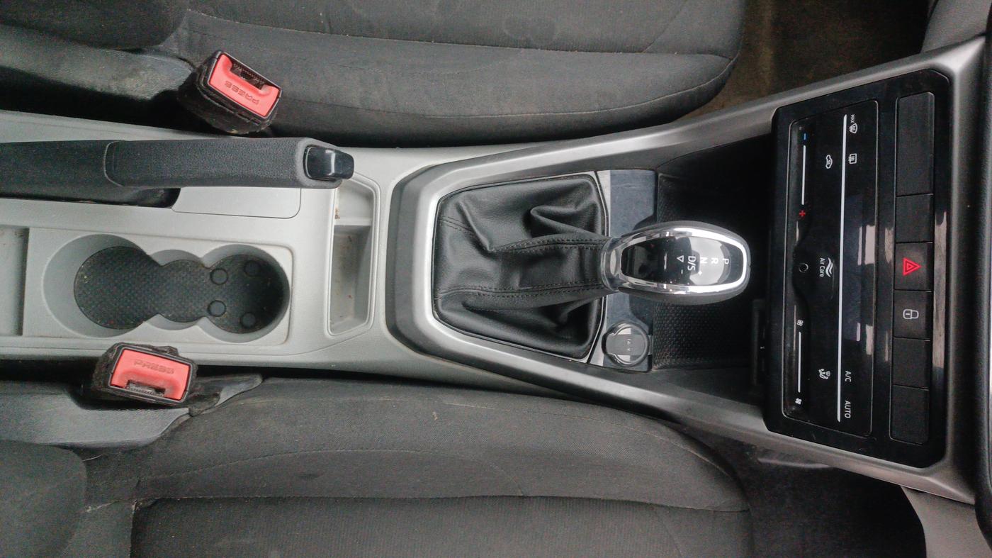 2021 Skoda KUSHAQ AMBITION 1.0L TSI AT, Petrol, Automatic, 70,775 km, Gear Lever