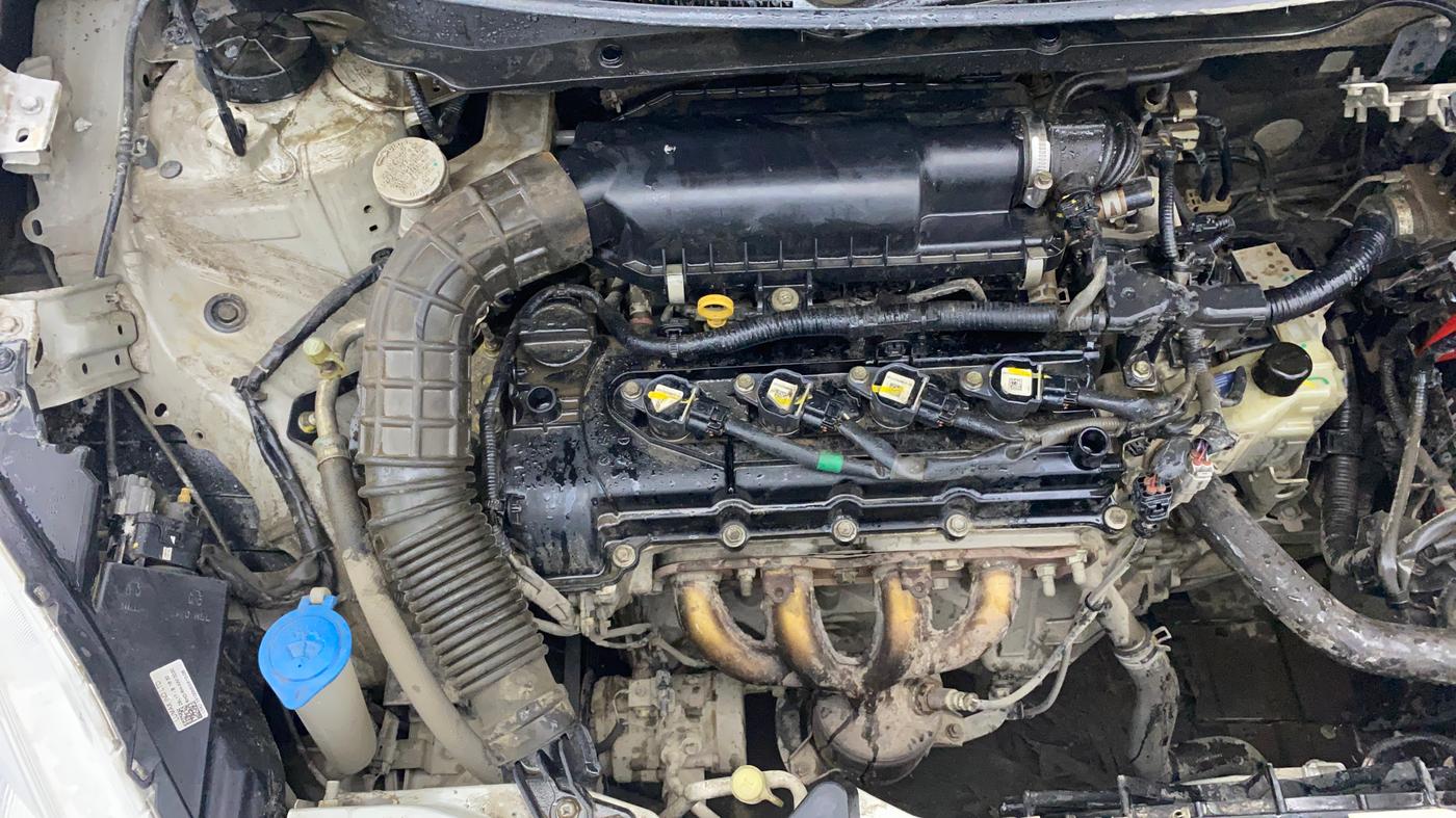 2017 Maruti Dzire VXI AMT, Petrol, Automatic, 56,605 km, Engine View - Right