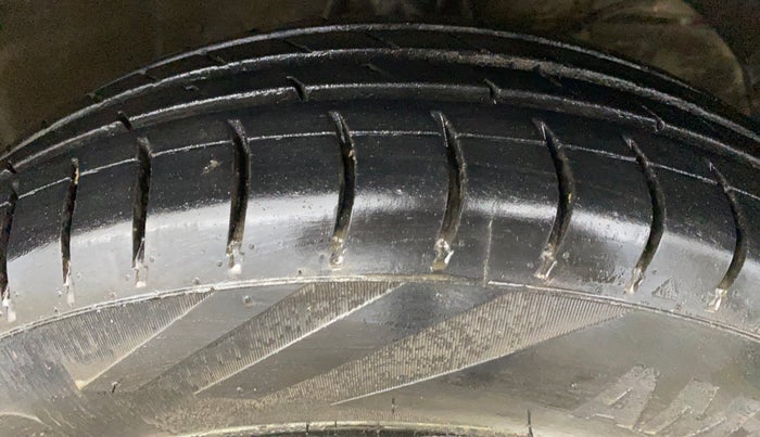 2017 Maruti Dzire VXI AMT, Petrol, Automatic, 56,605 km, Right Front Tyre Tread