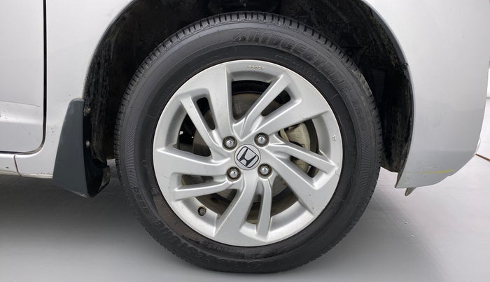 2017 Honda Jazz 1.2 V MT, Petrol, Manual, 67,100 km, Right Front Wheel