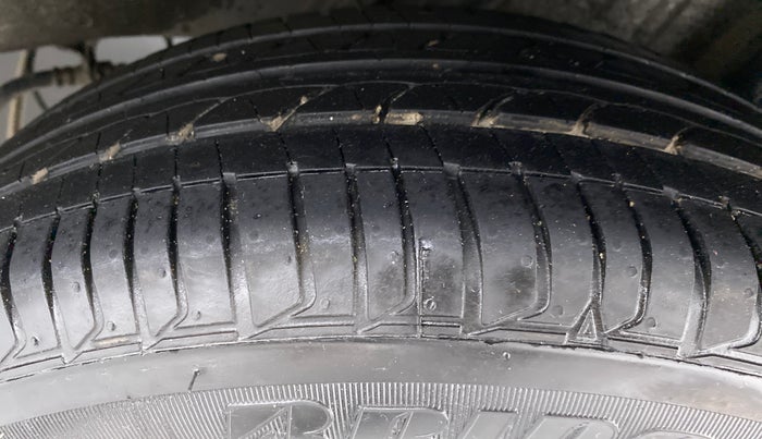 2017 Honda Jazz 1.2 V MT, Petrol, Manual, 67,100 km, Left Rear Tyre Tread