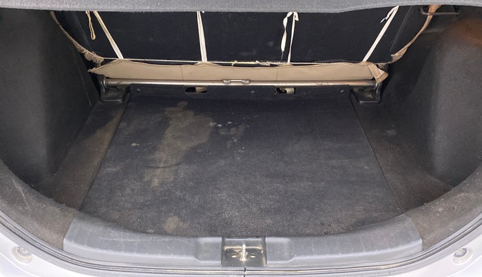 2017 Honda Jazz 1.2 V MT, Petrol, Manual, 67,100 km, Boot Inside