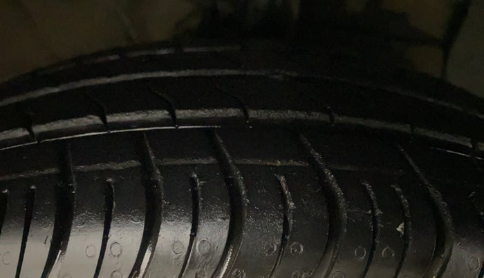 2021 Hyundai GRAND I10 NIOS SPORTZ U2 AMT 1.2 CRDI, Diesel, Automatic, 54,574 km, Right Front Tyre Tread