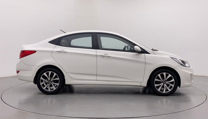 2013 Hyundai Verna FLUIDIC 1.6 SX CRDI, Diesel, Manual, 75,381 km, Right Side