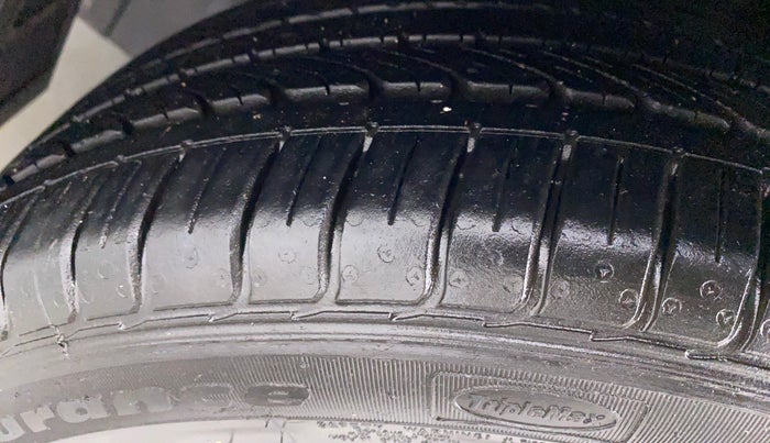 2013 Hyundai Verna FLUIDIC 1.6 SX CRDI, Diesel, Manual, 75,381 km, Left Front Tyre Tread