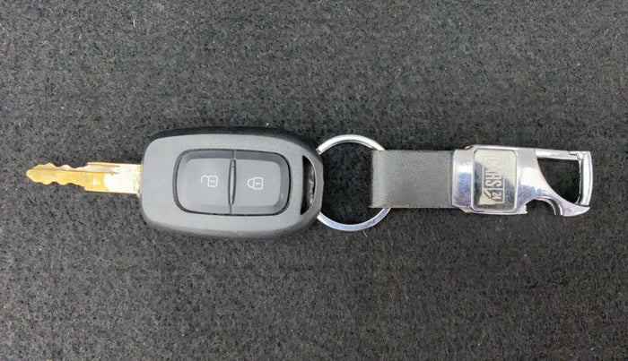 2017 Renault Kwid RXT 0.8 (O), Petrol, Manual, 74,874 km, Key Close Up