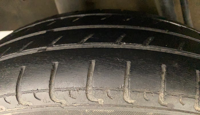 2017 Renault Kwid RXT 0.8 (O), Petrol, Manual, 74,874 km, Right Rear Tyre Tread