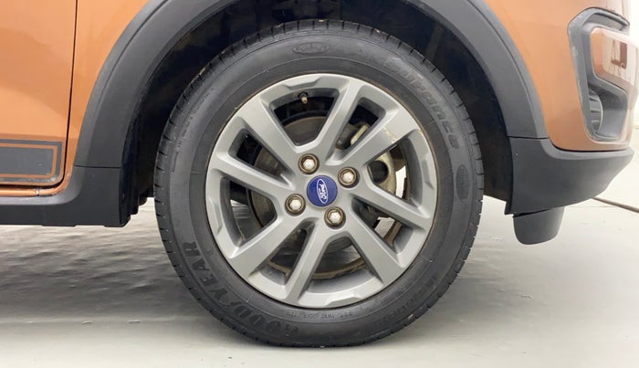 2018 Ford FREESTYLE TITANIUM 1.2 TI-VCT MT, Petrol, Manual, 31,880 km, Right Front Tyre