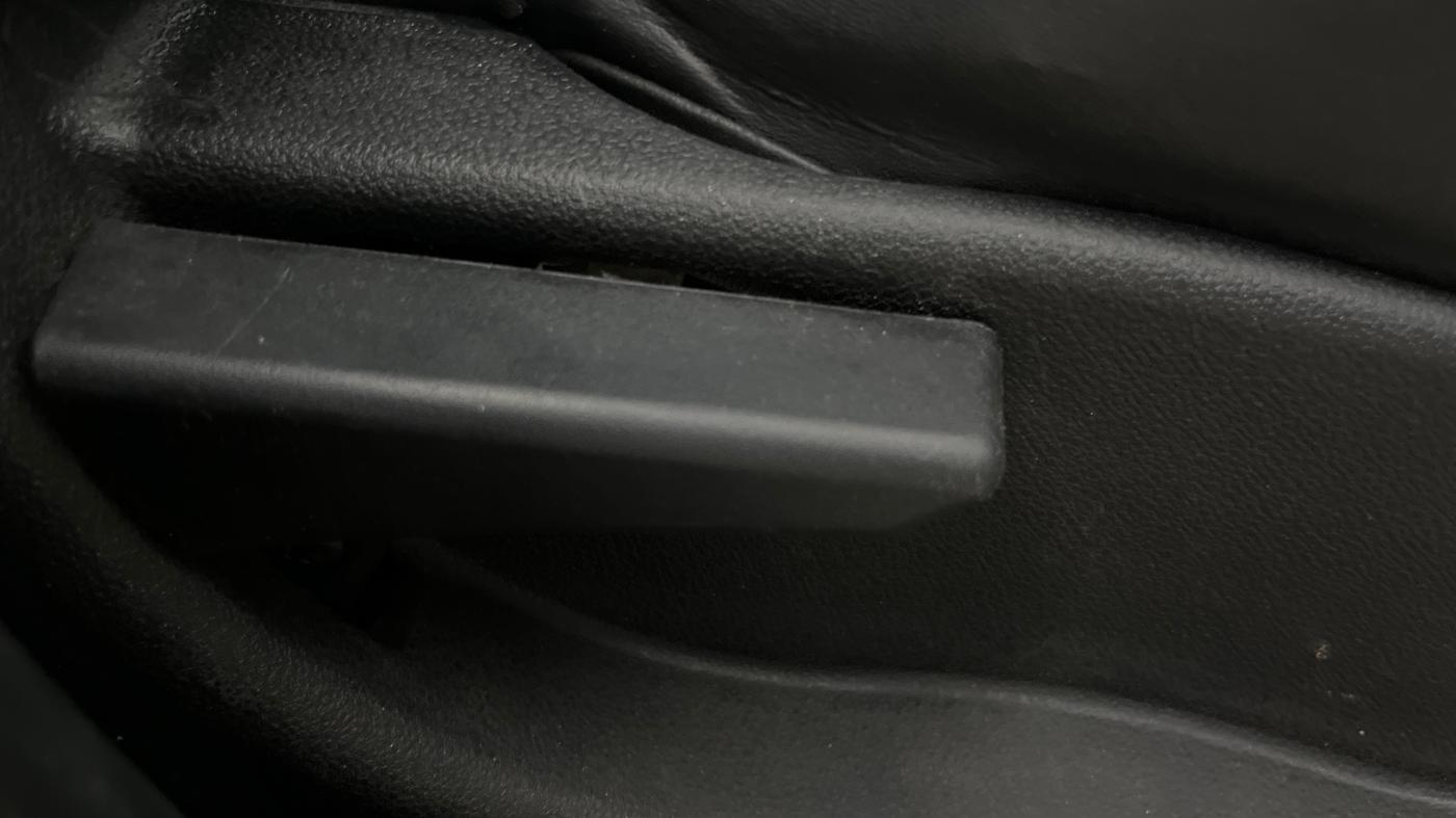2016 Tata Tiago XM PETROL, Petrol, Manual, 36,660 km, Driver Side Adjustment Panel