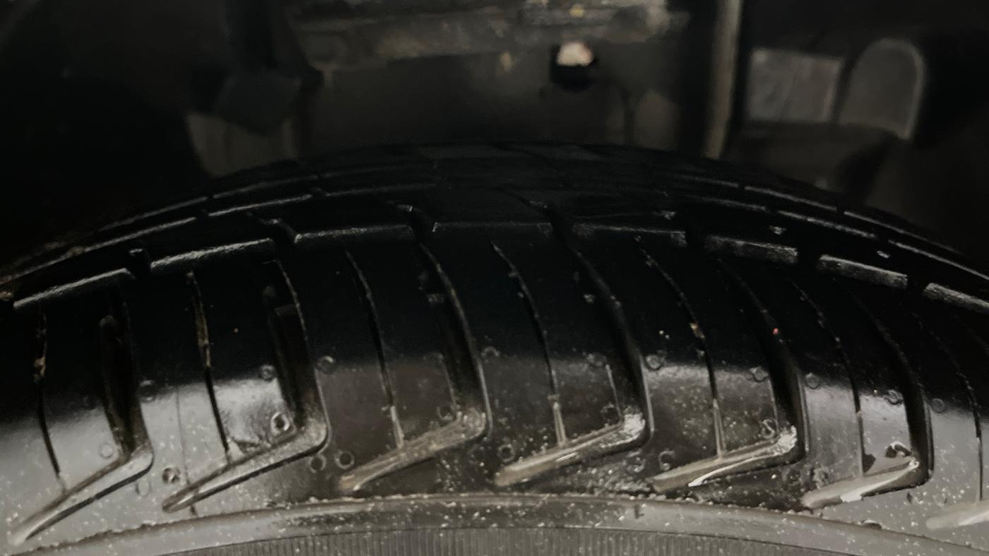 2016 Tata Tiago XM PETROL, Petrol, Manual, 36,660 km, Right Front Tyre Tread