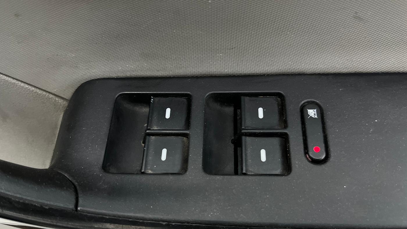 2016 Tata Tiago XM PETROL, Petrol, Manual, 36,660 km, Driver Side Door Panels Control