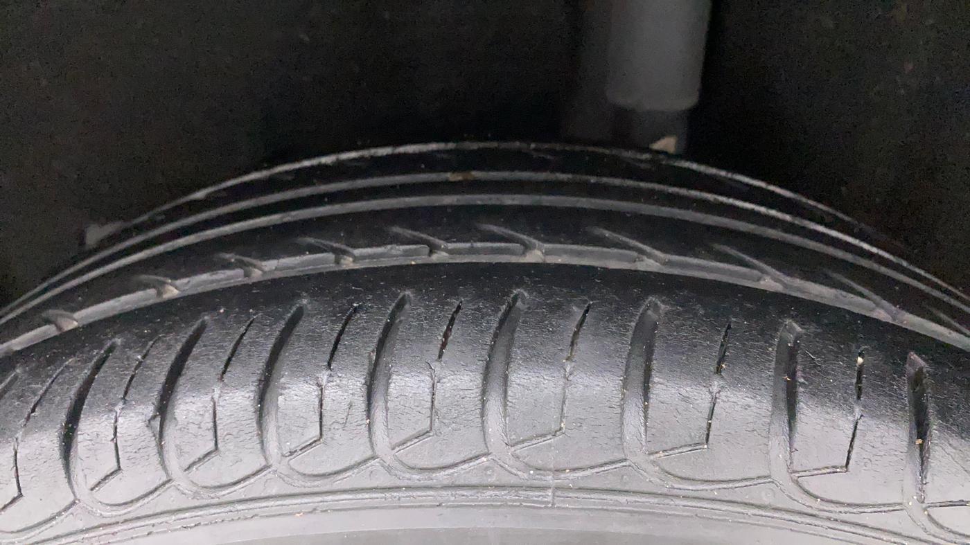 2019 Ford Ecosport AMBIENTE 1.5L DIESEL, Diesel, Manual, 63,252 km, Left Rear Tyre Tread