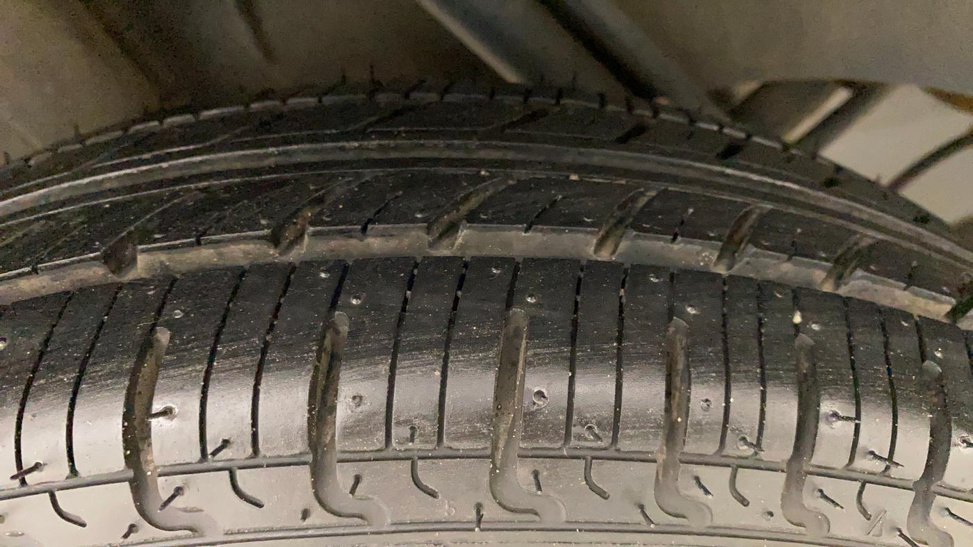 2018 Renault Kwid CLIMBER 1.0 AMT, Petrol, Automatic, 59,869 km, Right Rear Tyre Tread