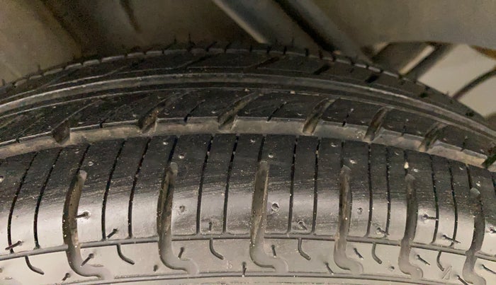 2018 Renault Kwid CLIMBER 1.0 AMT, Petrol, Automatic, 59,869 km, Right Rear Tyre Tread
