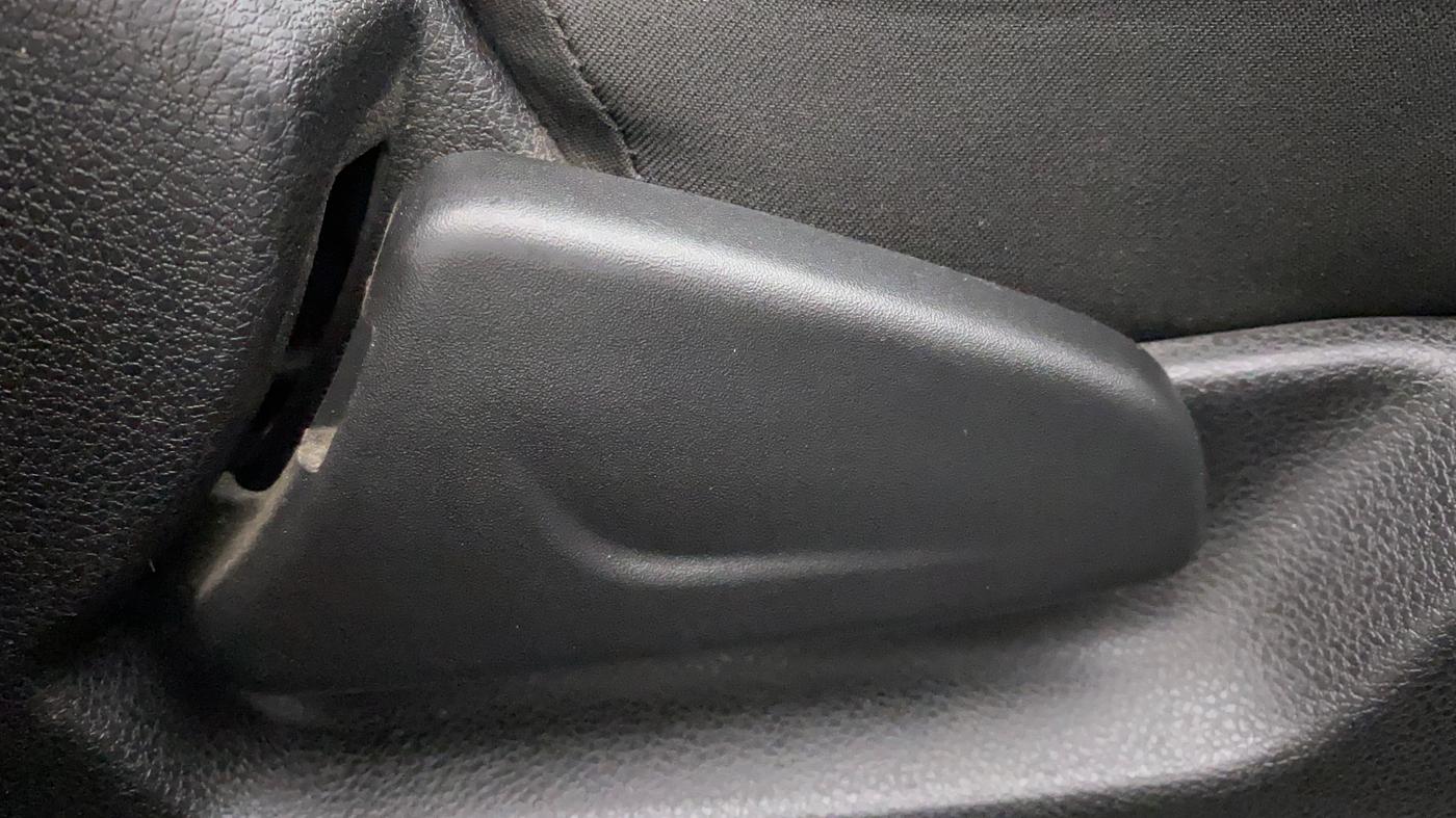 2018 Renault Kwid CLIMBER 1.0 AMT, Petrol, Automatic, 59,869 km, Driver Side Adjustment Panel