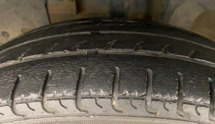 2018 Renault Kwid CLIMBER 1.0 AMT, Petrol, Automatic, 59,869 km, Left Front Tyre Tread