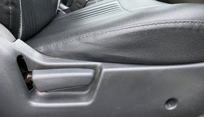 2017 Maruti Alto K10 VXI P, Petrol, Manual, 33,768 km, Driver Side Adjustment Panel