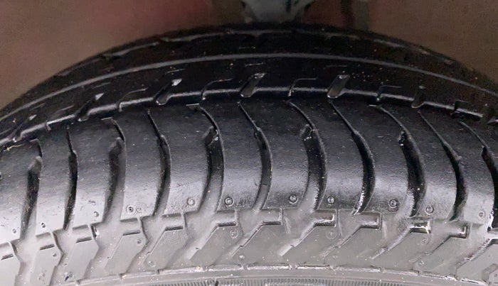 2017 Maruti Alto K10 VXI P, Petrol, Manual, 33,768 km, Left Front Tyre Tread