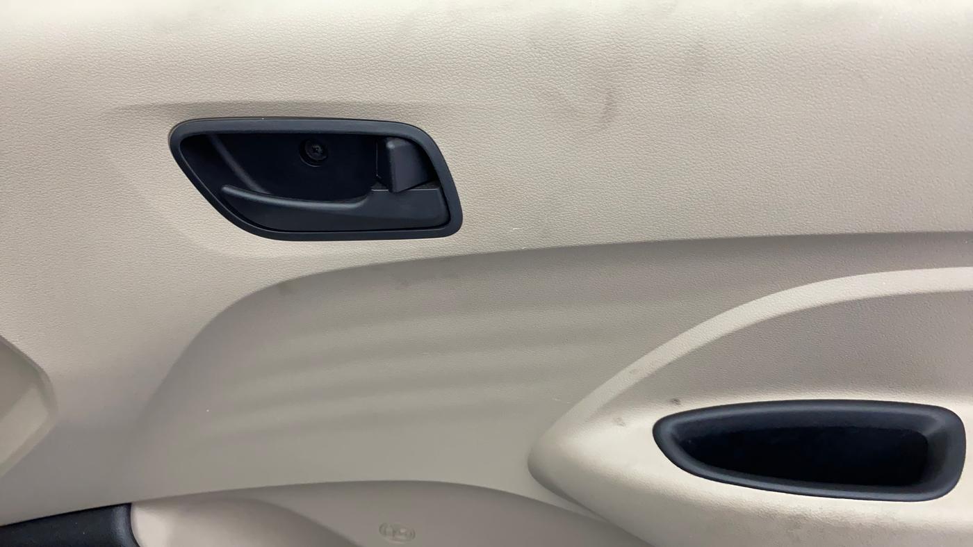 2021 Hyundai NEW SANTRO MAGNA AMT, Petrol, Automatic, 18,229 km, Driver Side Door Panels Control