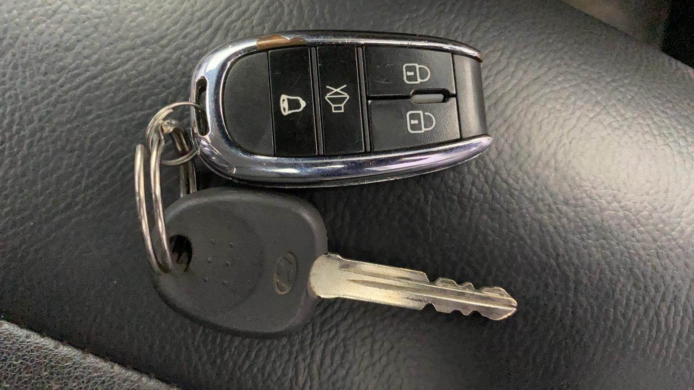 2021 Hyundai NEW SANTRO MAGNA AMT, Petrol, Automatic, 18,229 km, Key Close Up