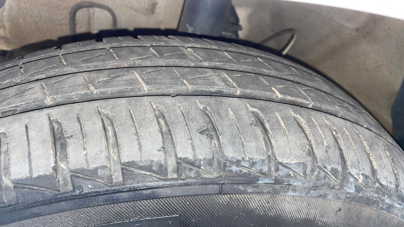 2021 Hyundai NEW SANTRO MAGNA AMT, Petrol, Automatic, 18,229 km, Left Front Tyre Tread