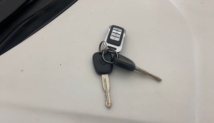 2018 Maruti Wagon R 1.0 LXI CNG, CNG, Manual, 95,321 km, Key Close Up