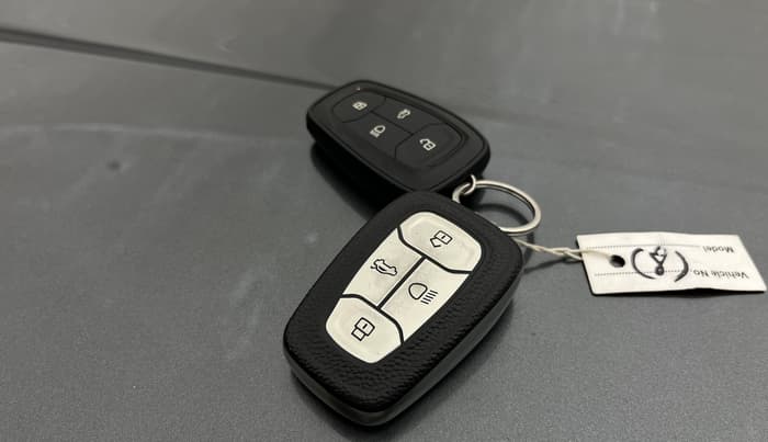 2022 Tata ALTROZ XT PETROL, Petrol, Manual, 72,429 km, Key Close Up