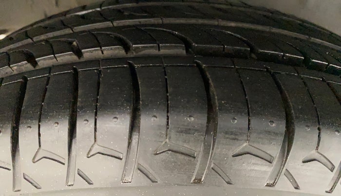 2020 Honda Amaze 1.5L I-DTEC S, Diesel, Manual, 1,11,537 km, Right Rear Tyre Tread