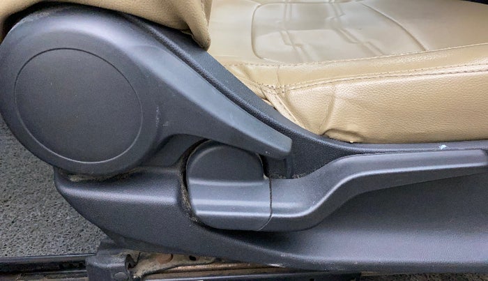 2020 Honda Amaze 1.5L I-DTEC S, Diesel, Manual, 1,11,537 km, Driver Side Adjustment Panel